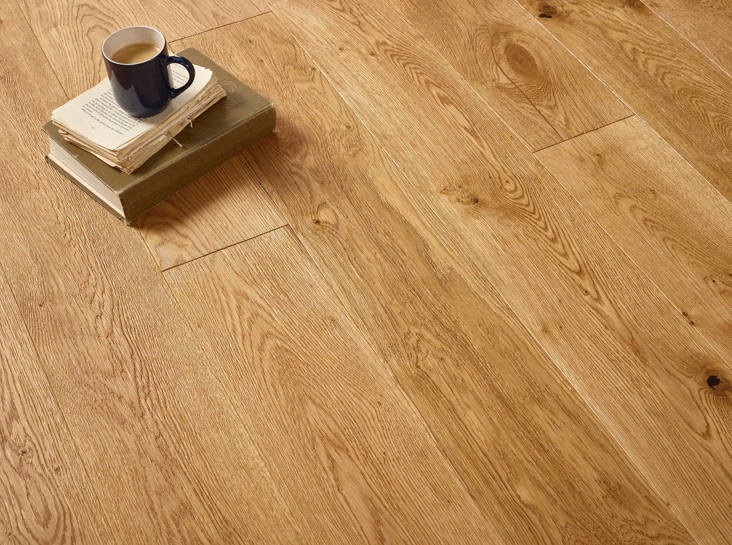 Deep Brushed Handscraped Natural Brushed & Lacquered Oak Flooring