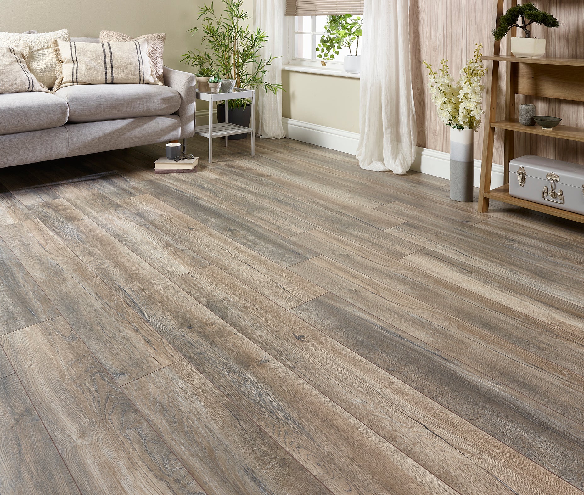 High Quality Laminate Flooring with waterproof surface, Vortex ER Bilbao oak laminate for kitchens and bathrooms.