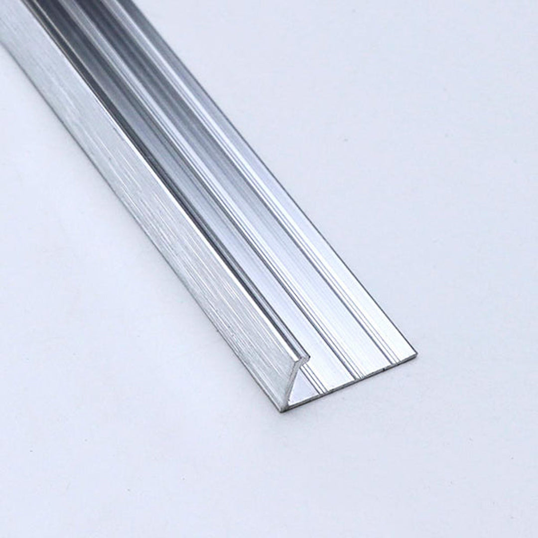 Silver L shape aluminium profile extrusion for durable and stylish tile trims.